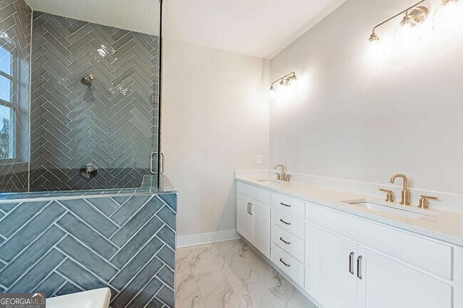 Building Photo - 152 Palm St