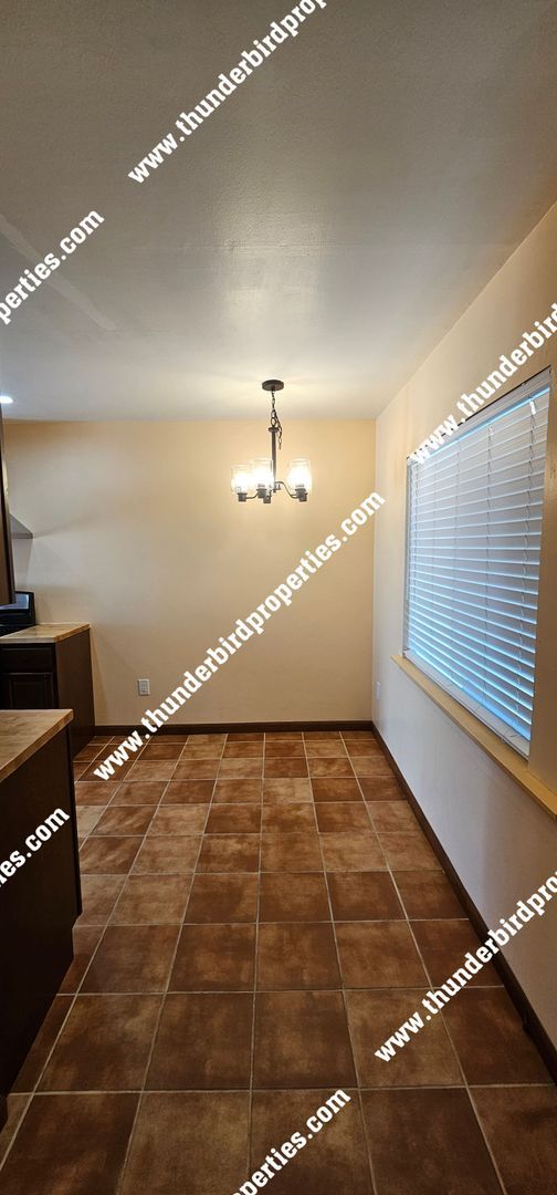 Building Photo - Cute remodeled one bedroom
