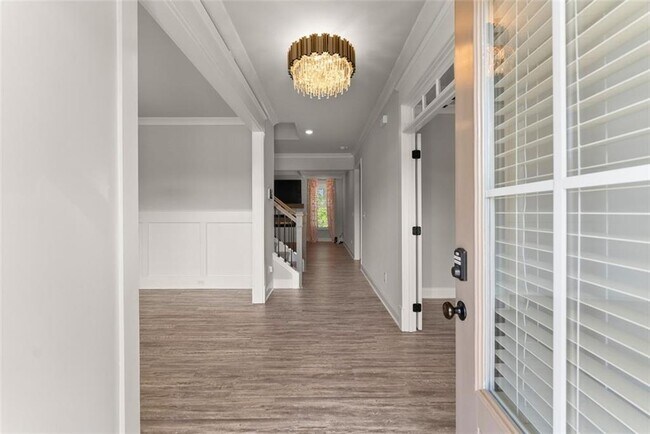 Building Photo - 4656 Silver Oak Dr SW
