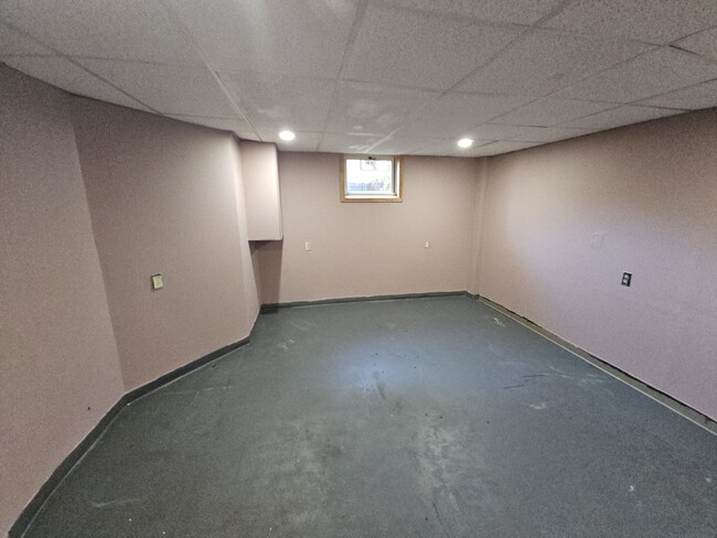 Basement Bonus Room 14.8 x 13.2 - 180 Beckwith Dr