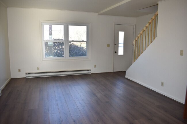 Building Photo - MT311