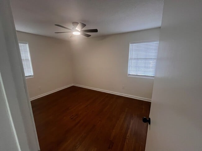 Building Photo - Two Bedroom One Bath Upstairs Apartment In Avondale