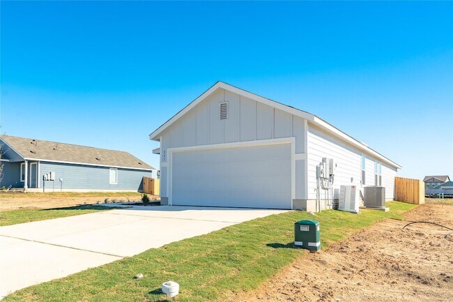 Building Photo - 241 Kings Row Ln