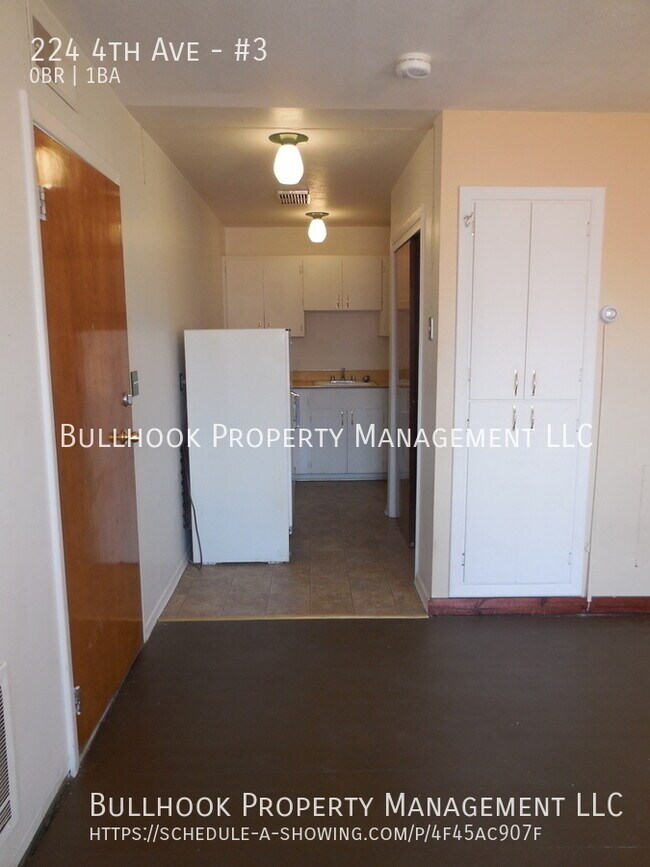 Building Photo - 224 4th Ave
