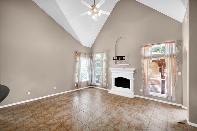 Building Photo - 25525 Oakhurst Forest Dr