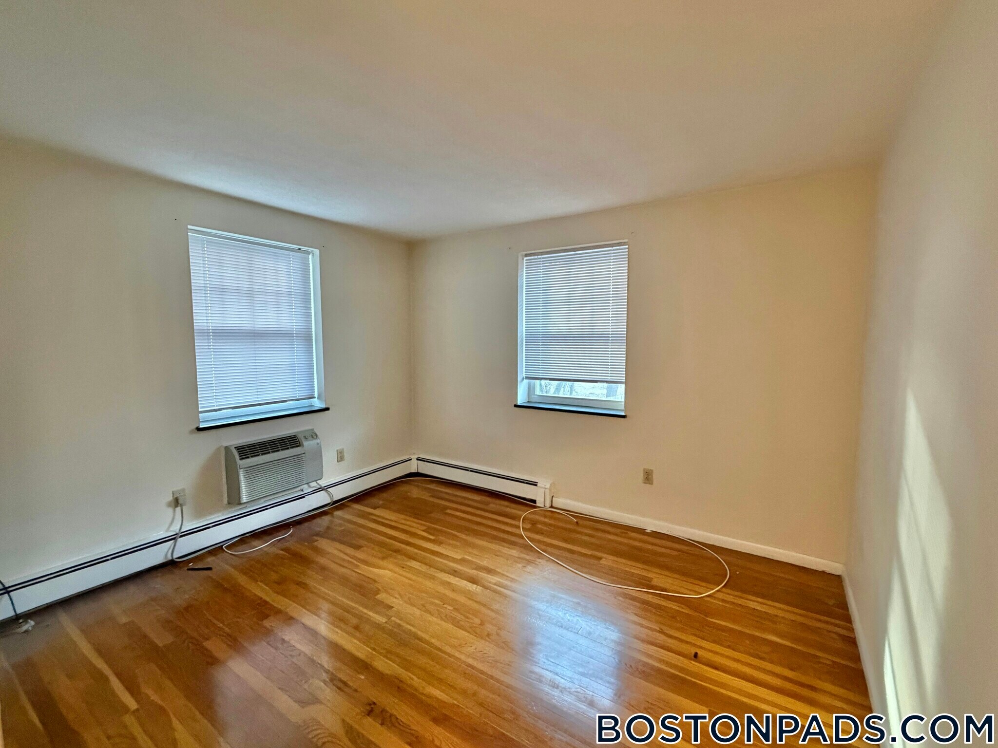 Building Photo - 68 Mill St