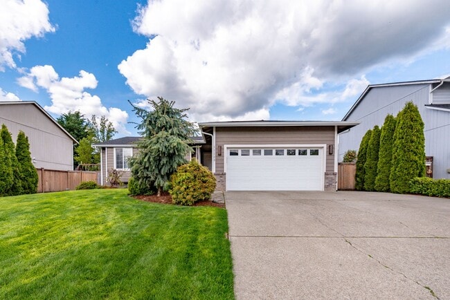 Building Photo - 4-Bedroom, 2-Bathroom Rambler with Beautiful Features and Mountain Views!