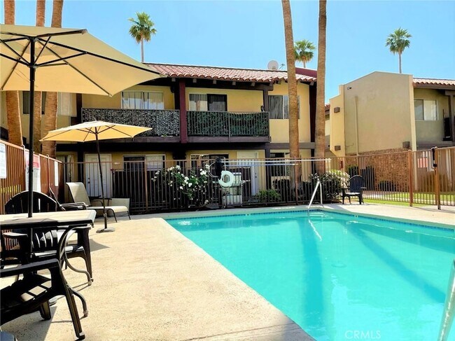 Primary Photo - 51085 Eisenhower Dr