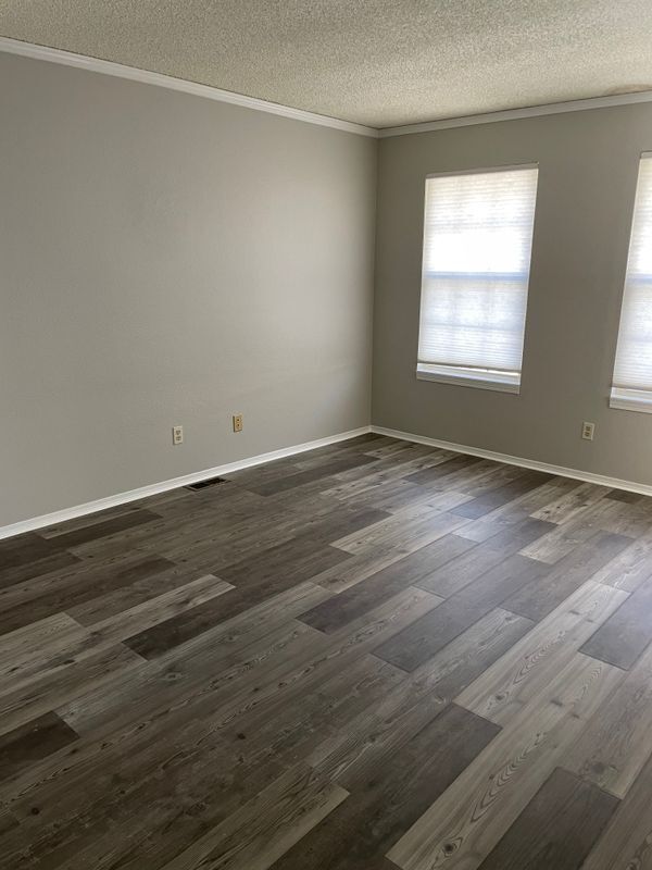 Building Photo - 2320 Villa Rosa Dr