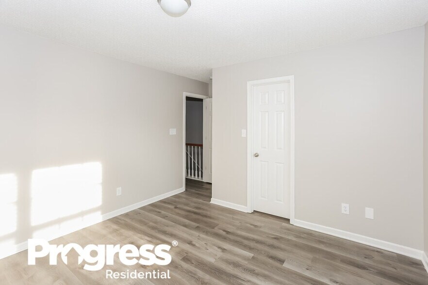 Building Photo - 9925 Aventide Ln