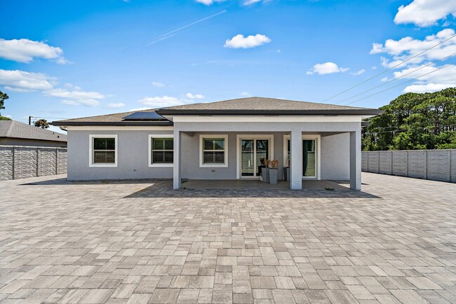 Building Photo - 2298 SE Pear Ln