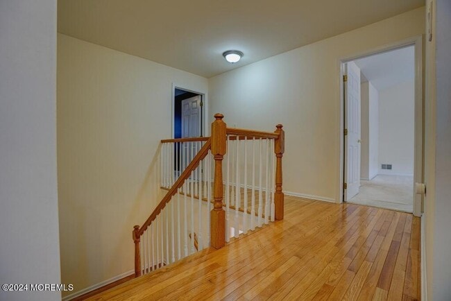 Building Photo - 6 Mulberry Ln