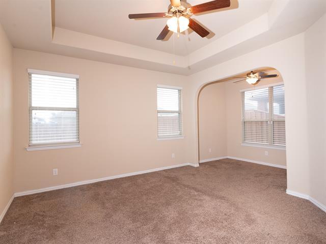 Building Photo - 2943 Ladoga Dr