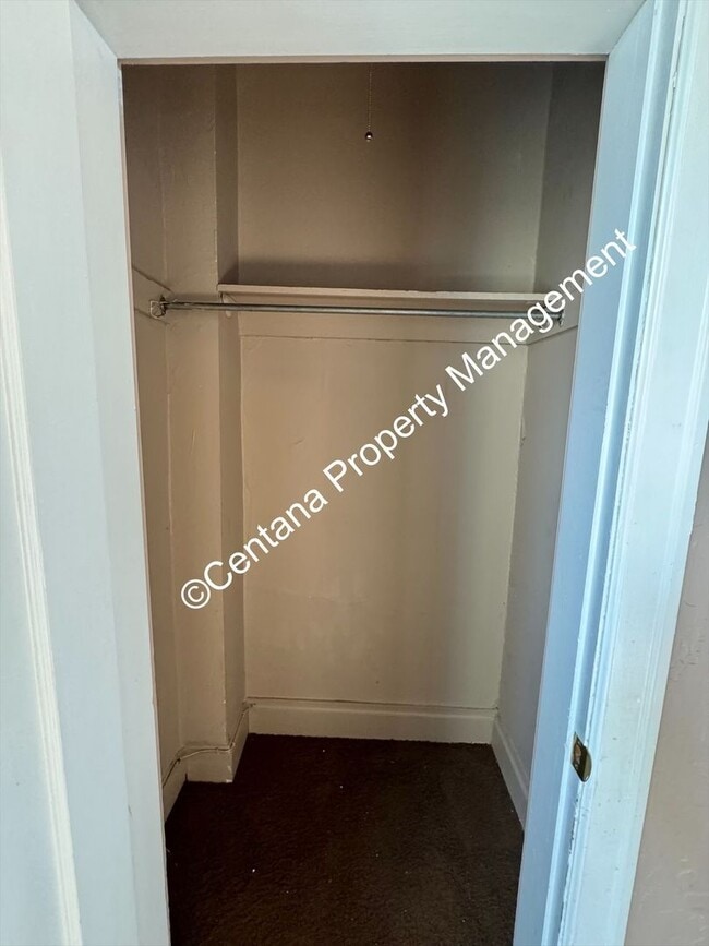 Building Photo - 909-911 Antimony