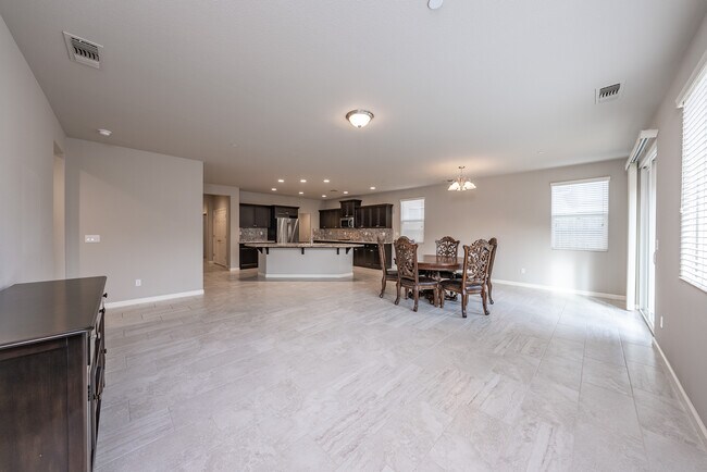 Building Photo - 3555 Encino Ave