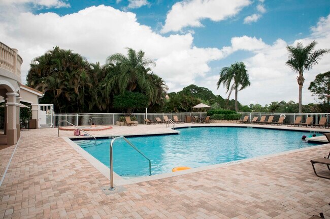 Building Photo - 170 SW Peacock Boulevard 36-104 Port Saint...