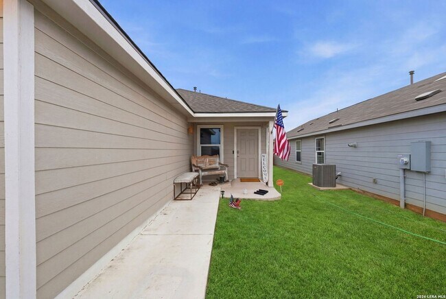 Building Photo - 140 Maverick Cv