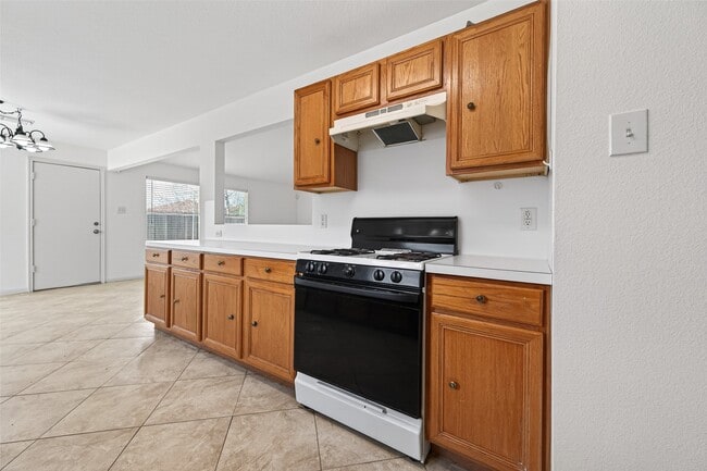 Building Photo - 11002 Bradford Way Dr