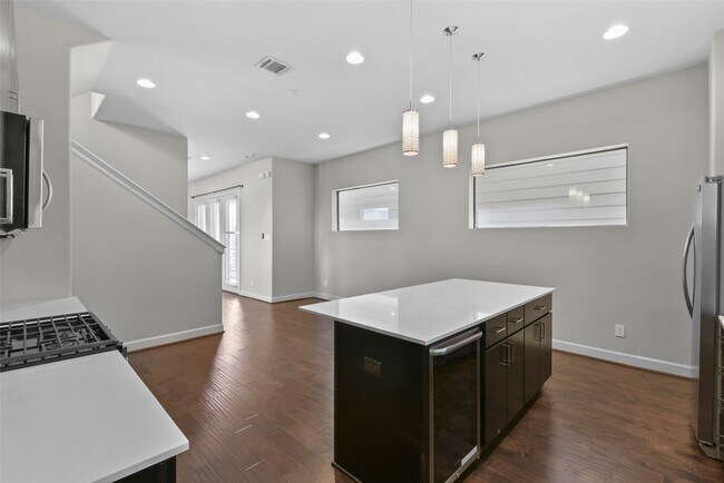 Building Photo - 2109 Winbern St