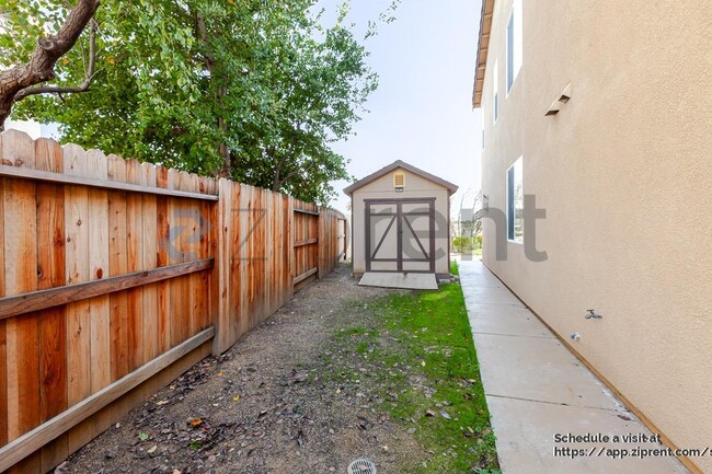 Building Photo - 681 Ringneck Ct