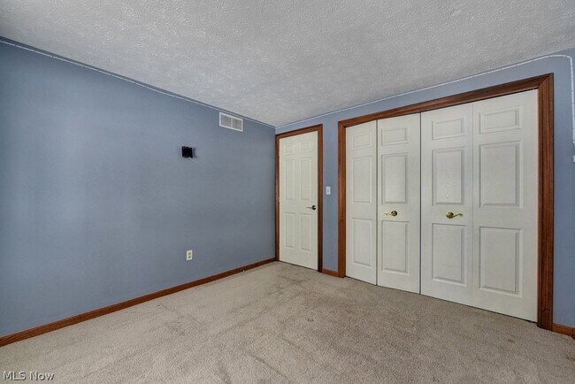 Building Photo - 13286 Boston Rd