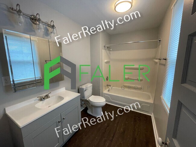 Building Photo - Beautiful South Park Home