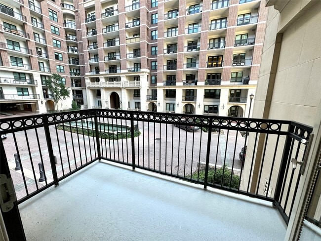 Building Photo - 2303 Mid Ln