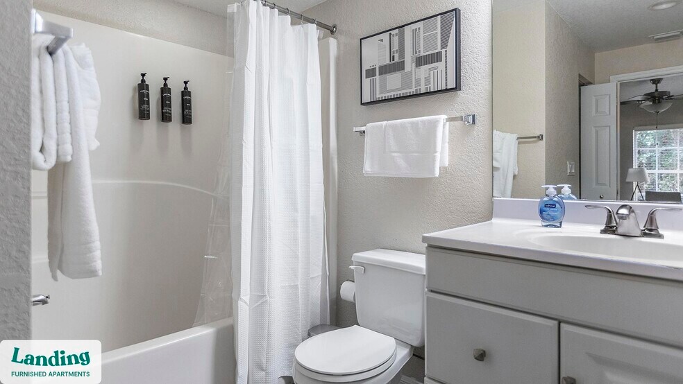 Building Photo - 3695 Island Club Dr