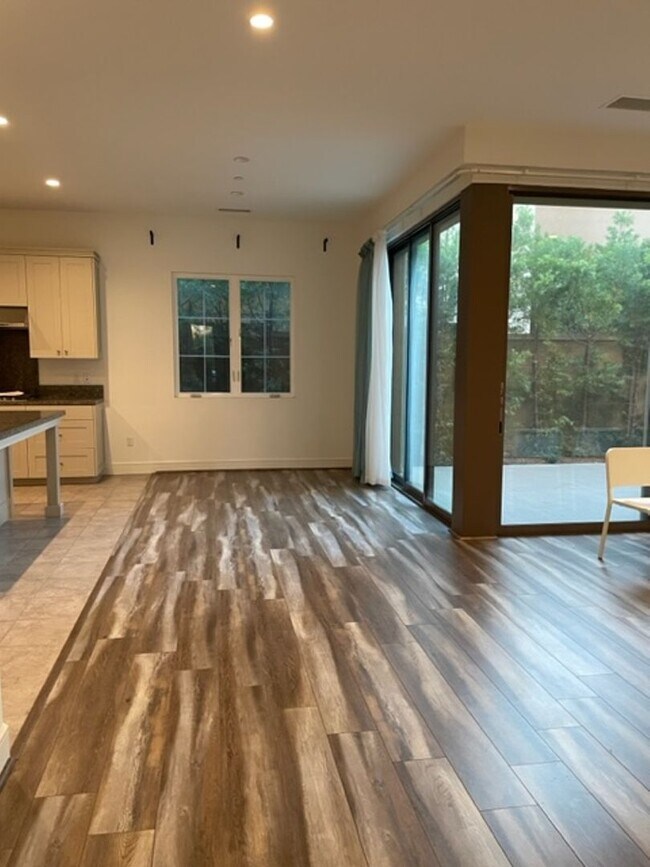 Building Photo - Newer home In Los Olivos