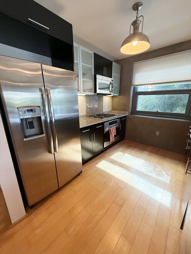 Building Photo - 2 Bed/2 Bath Condo at Aperture in Little I...