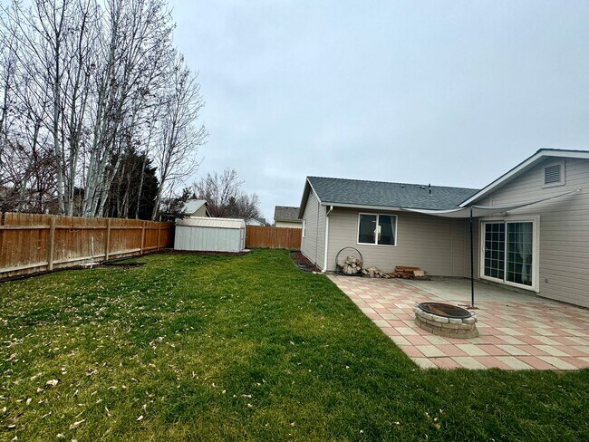 Building Photo - Beautiful Home in Prime Meridian Location