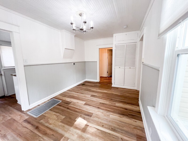 Building Photo - 177 E 2400 S