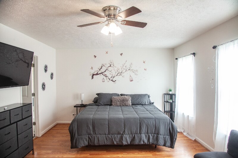 Building Photo - 6009 Monroe Crossing