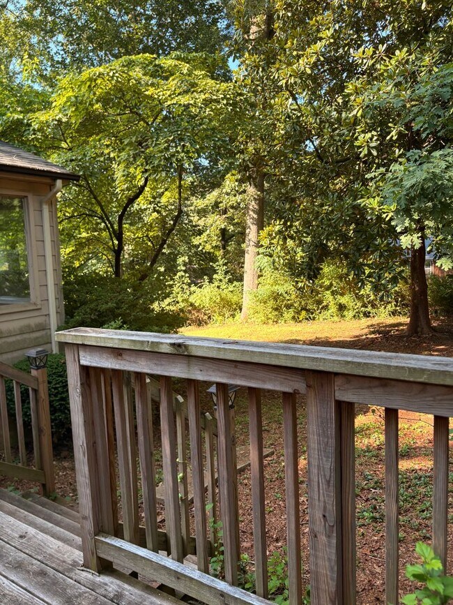 Building Photo - 203 Fleetwood Dr