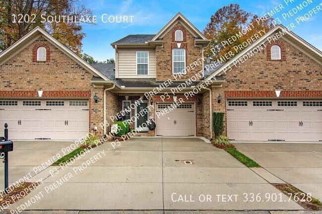 Building Photo - 1202 Southlake Ct