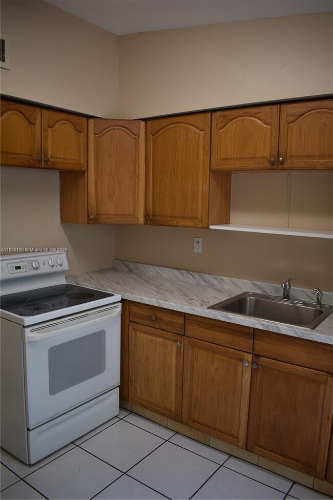Building Photo - 1622 NW 65th St