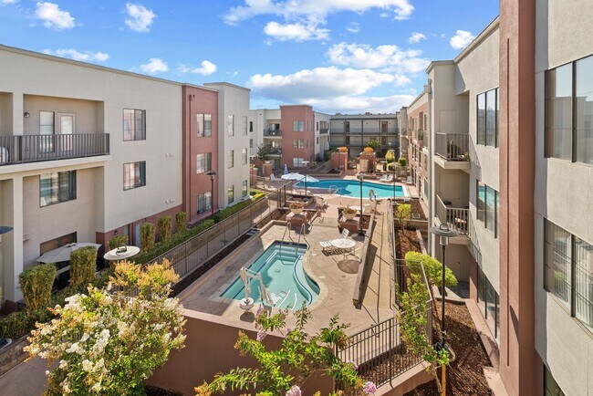 Building Photo - Modern and Luxurious 1 Bedroom 1 Bath Condo in the Desirable Brickyard Community