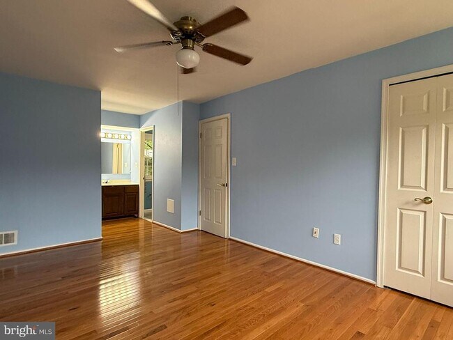 Building Photo - 9613 Ashbourn Dr