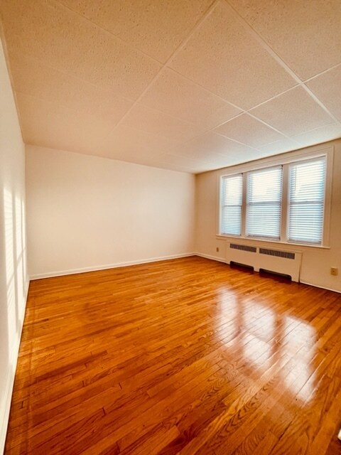 Building Photo - 81 Chestnut St