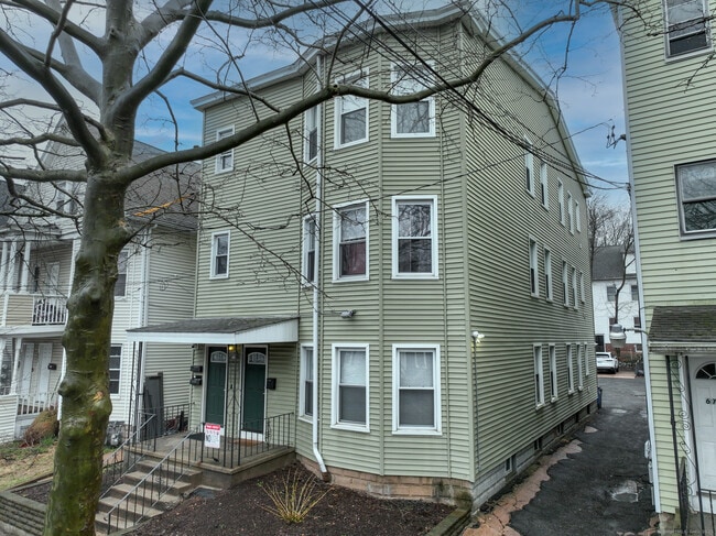 Primary Photo - 679 Winchester Ave