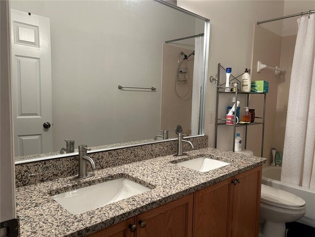 Building Photo - 2549 Twain Dr