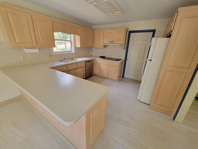 Building Photo - Cypress Lake S/D home in Lake Park