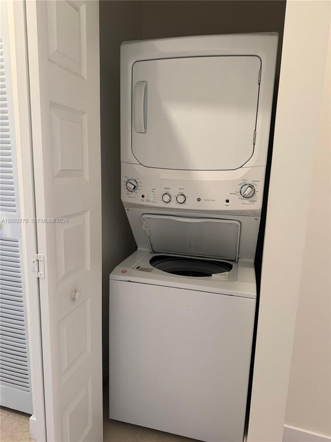 Building Photo - 7819 NW 104th Ave