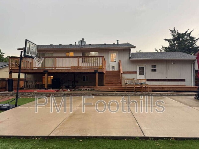 Building Photo - 12996 E Florida Dr