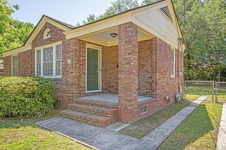 Building Photo - 37 Lyttleton Ave