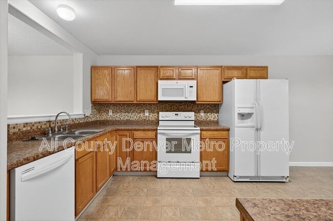 Building Photo - 5241 Helena St