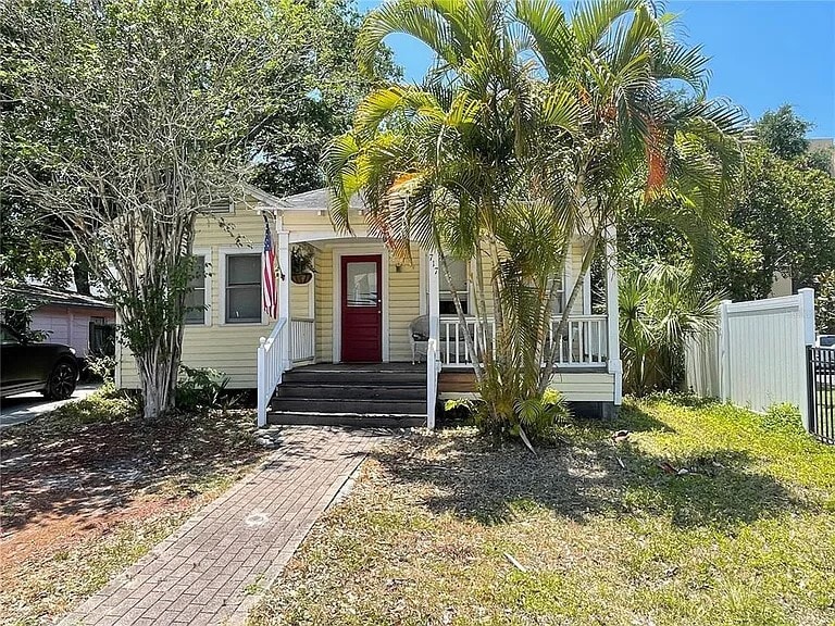 Building Photo - 711 N Orange Ave