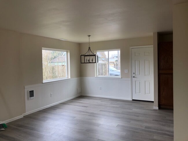 Building Photo - 3bd/2.5ba House in Tacoma