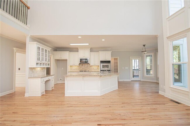 Building Photo - 4012 Erin Dr