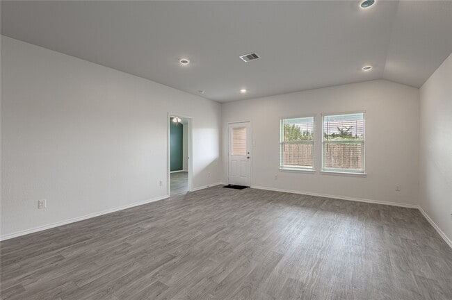 Building Photo - 117 Rockbridge Dr